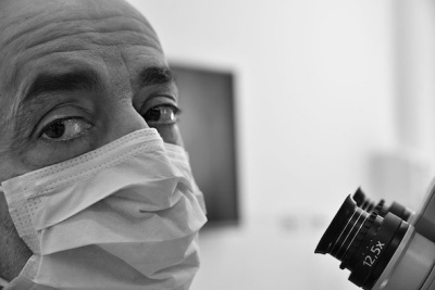 Статья-размышление профессора Massimo Mazza "Стоматолог, повар и проститутка, которые думают, что правят миром" 